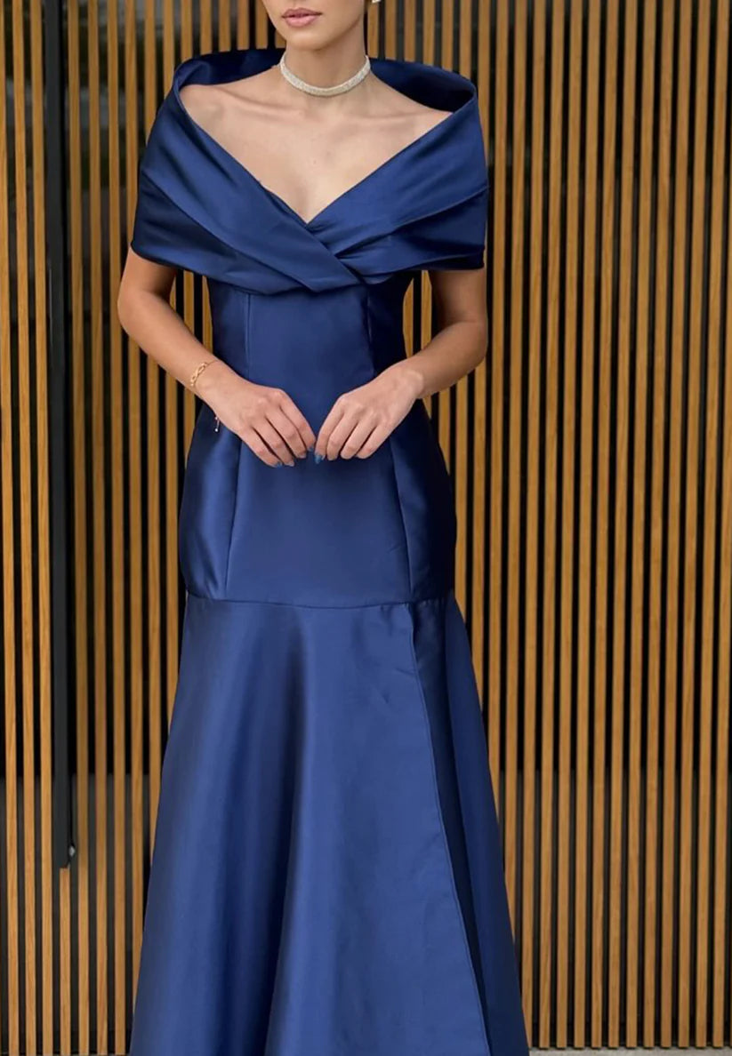 V-Neck Short Sleeves Sleek Mermaid Evening Dress simple gentle atmospheric and unique desi Bring summer colors to enhance whiteness