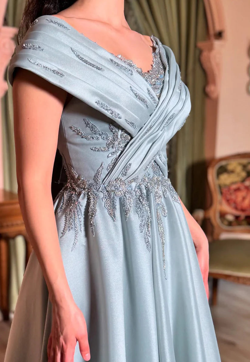 V-Neck Sleeveless Pleated Appliques A-Line Formal Dress simple gentle atmospheric and unique desi Bring summer colors to enhance whiteness