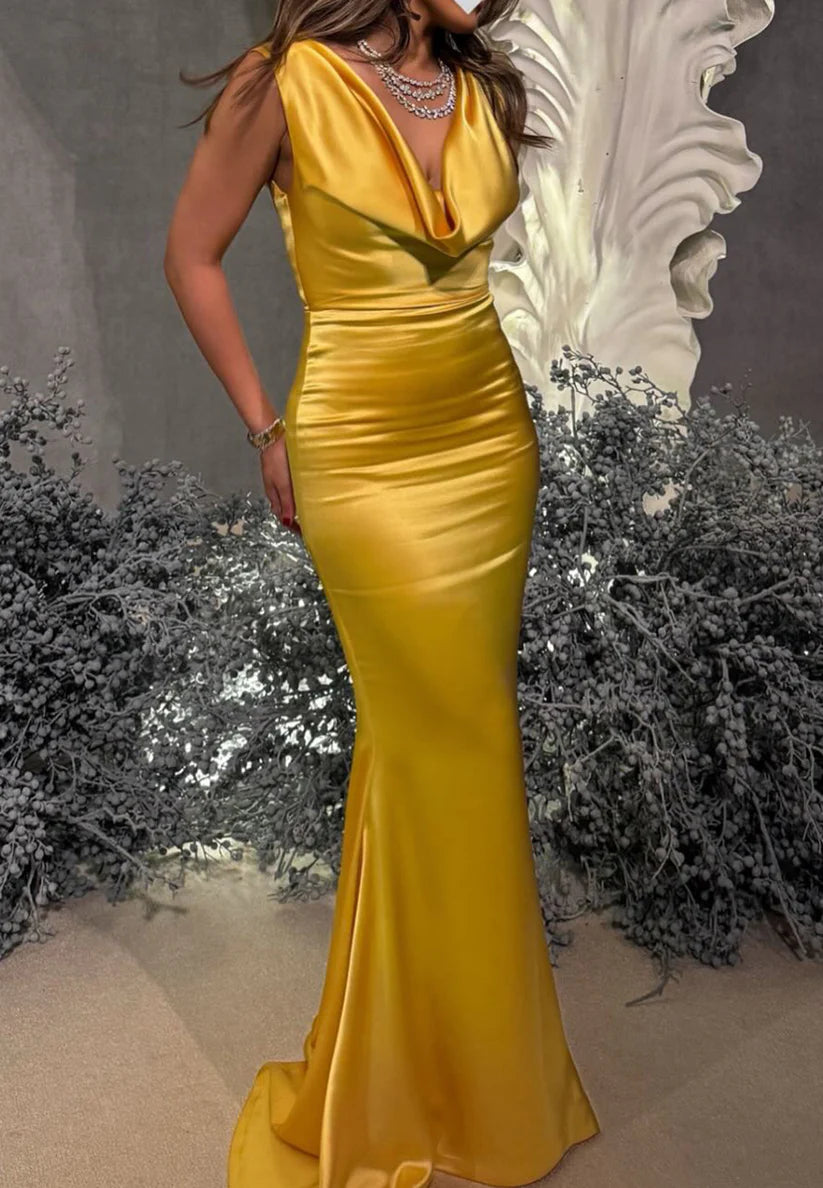 V-Neck Sleeveless Sleek Fitted Mermaid Evening Dress simple gentle atmospheric and unique desi Bring summer colors to enhance whiteness