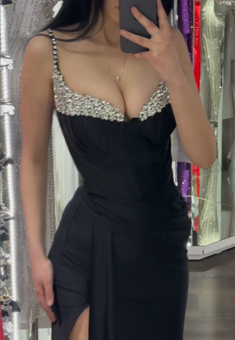 V-Neck Spaghetti Straps Beaded Ruched Side Slit Sheath Prom Dress simple gentle atmospheric and unique desi Bring summer colors to enhance whiteness