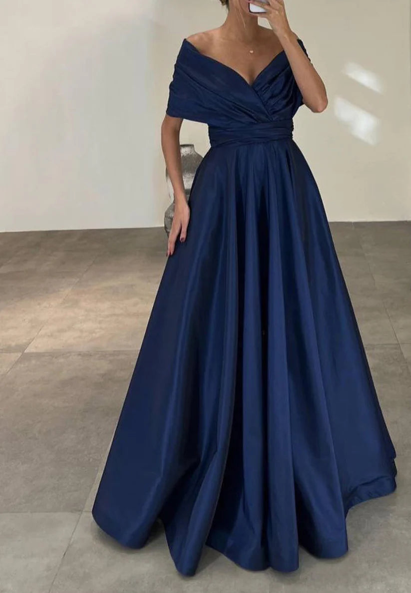 V-Neck Strapless Sleek Pleated Satin A-Line Formal Prom Dress simple gentle atmospheric and unique desi Bring summer colors to enhance whiteness