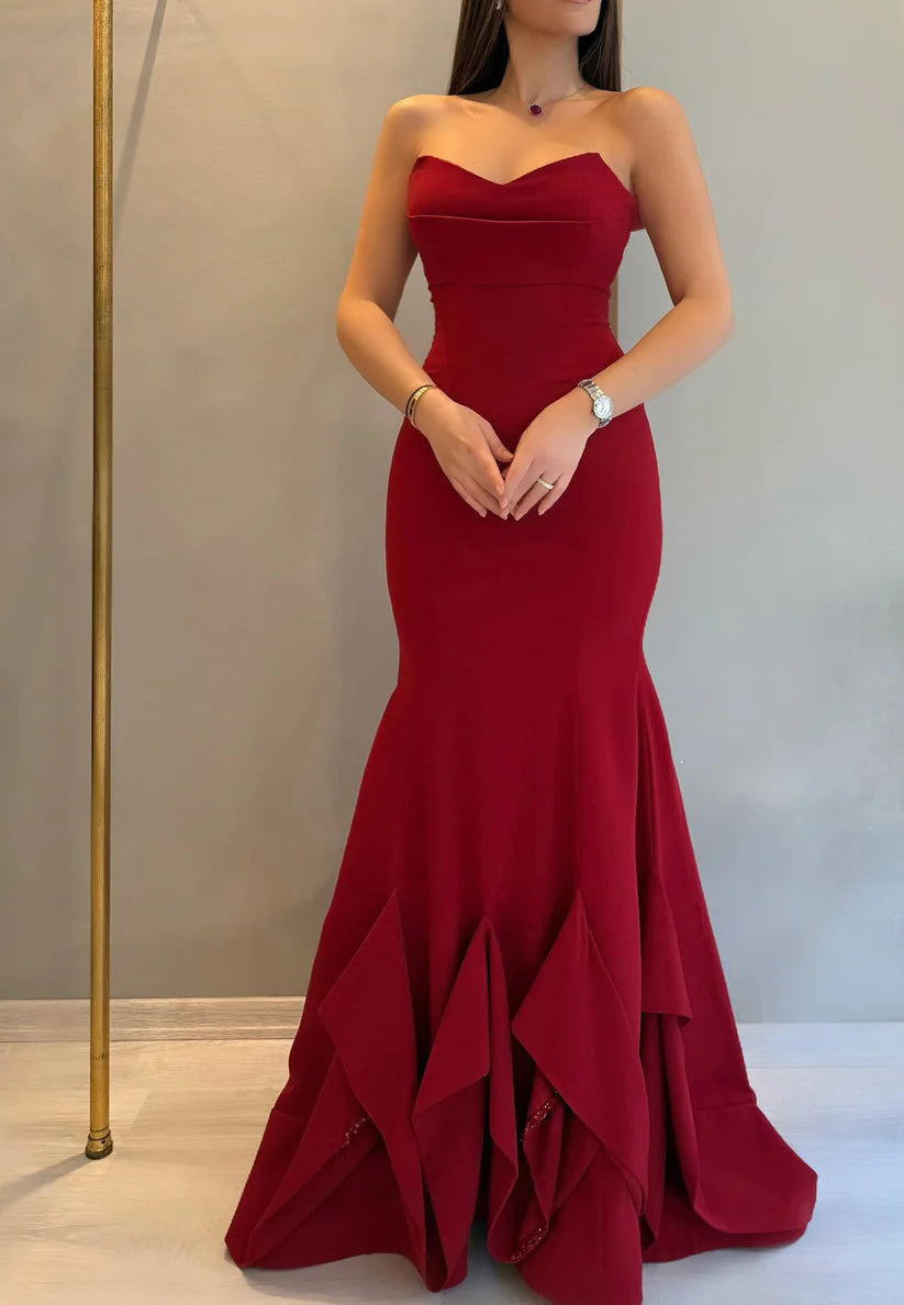 V-Neck Strapless Sleek Tiered Mermaid Evening Dress simple gentle atmospheric and unique desi Bring summer colors to enhance whiteness