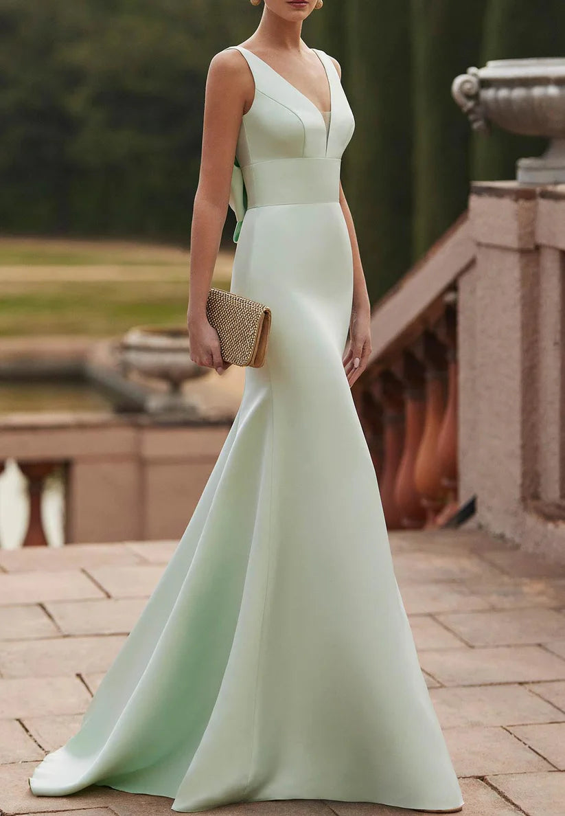 V-Neck Straps Backless Sleek Mother of Bride Dress Mermaid Evening Dress simple gentle atmospheric and unique desi Bring summer colors to enhance whiteness