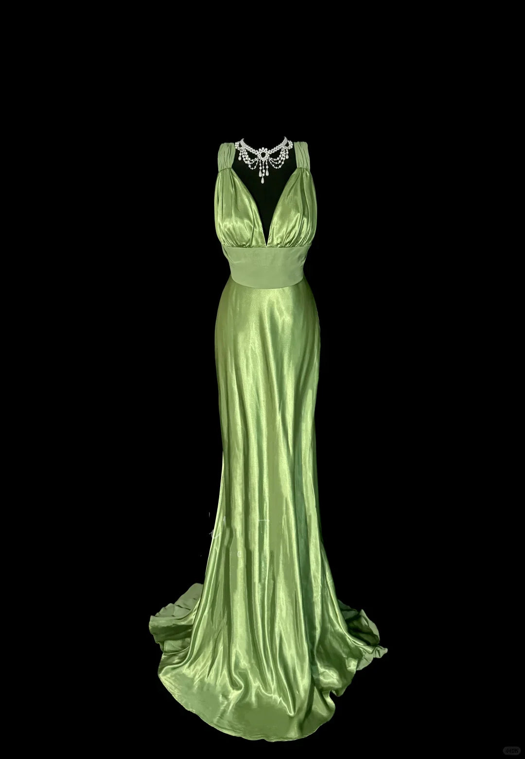 Vintage Classy Mermaid V Neckline Sage Green Beads Long Evening Dress Prom Dresses  simple gentle atmospheric and unique desi Bring summer colors to enhance whiteness