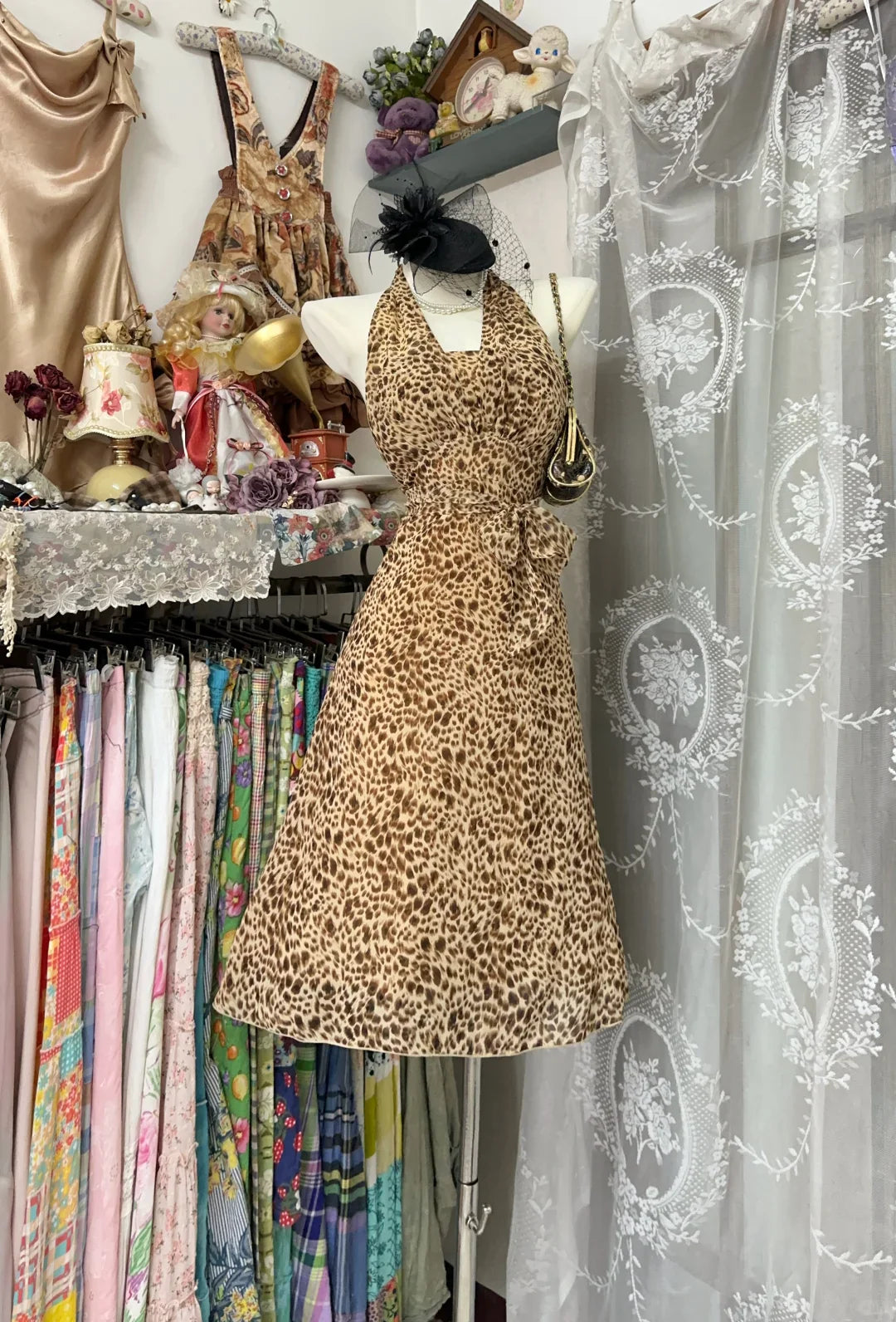 Vintage SpagVintage Halter V Neck Homecoming Dress Cocktail Dress simple gentle atmospheric and unique desi Bring summer colors to enhance whiteness