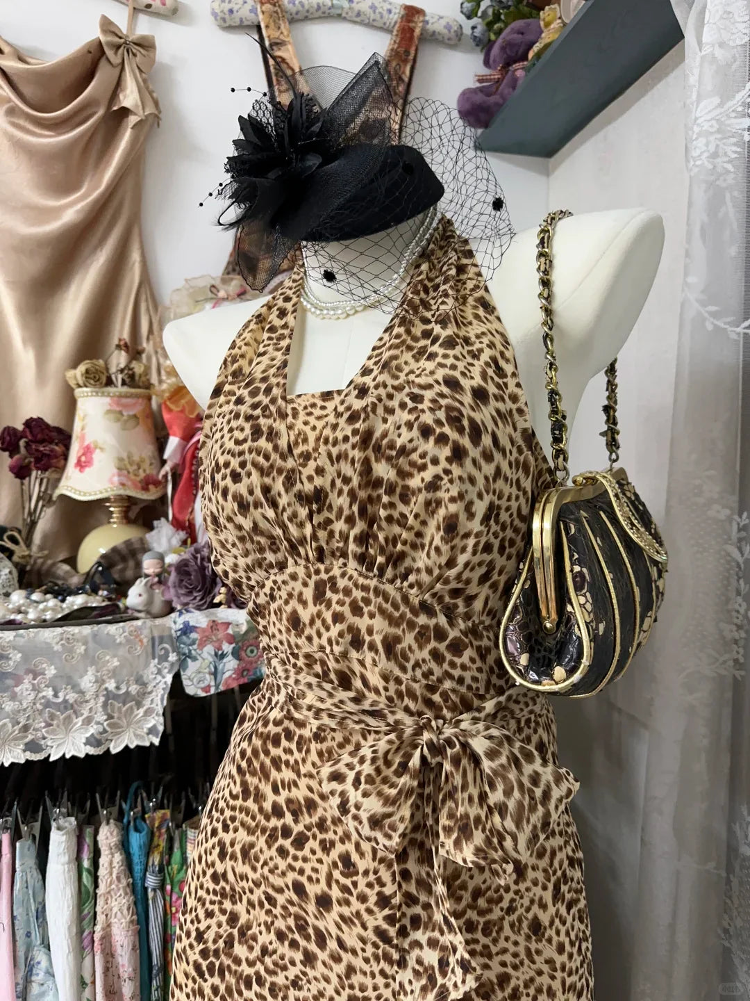 Vintage SpagVintage Halter V Neck Homecoming Dress Cocktail Dress simple gentle atmospheric and unique desi Bring summer colors to enhance whiteness