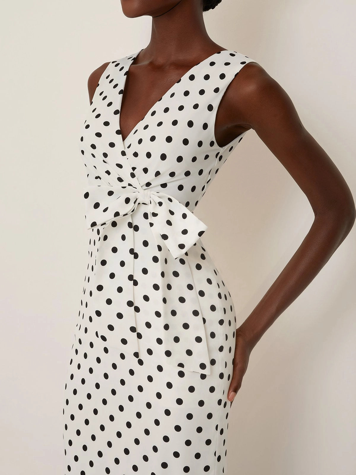 White Bow Printing Classic V Neck Sleeveless Sheath Midi Dress simple gentle atmospheric and unique desi Bring summer colors to enhance whiteness ﻿