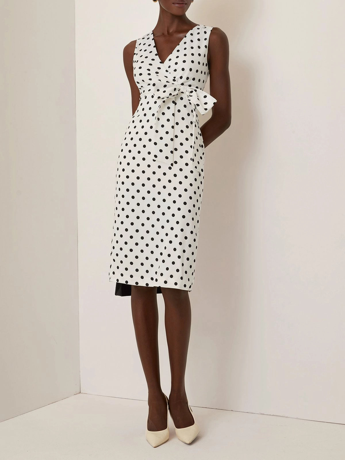 White Bow Printing Classic V Neck Sleeveless Sheath Midi Dress simple gentle atmospheric and unique desi Bring summer colors to enhance whiteness ﻿