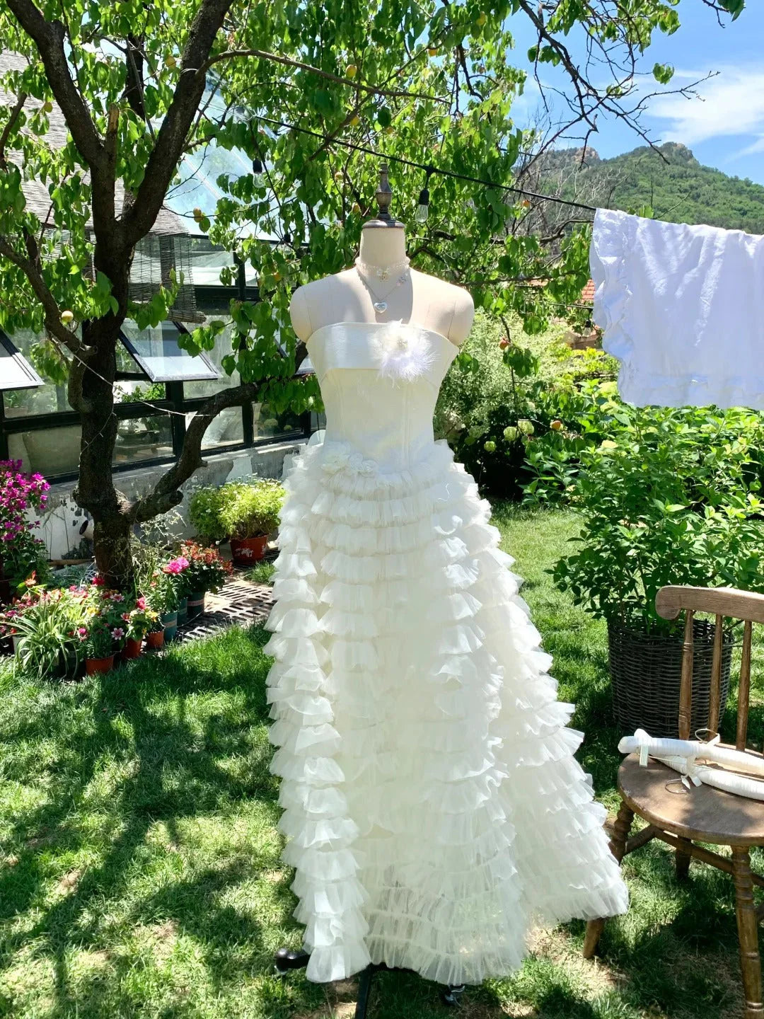 White sweet long chiffon ball gown homecoming dress birthday party dress simple gentle atmospheric and unique desi Bring summer colors to enhance whiteness