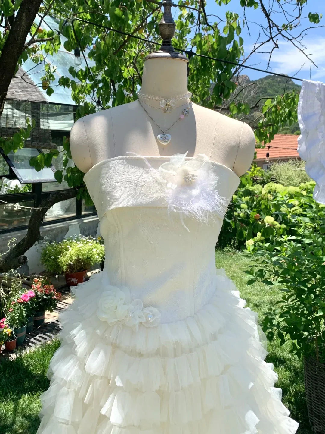 White sweet long chiffon ball gown homecoming dress birthday party dress simple gentle atmospheric and unique desi Bring summer colors to enhance whiteness