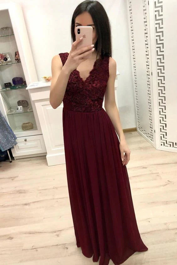 Wine red long dress, sleeveless V-neck, lace suitable for dinner partiesWine red long dress, sleeveless V-neck, lace suitable for dinner parties
