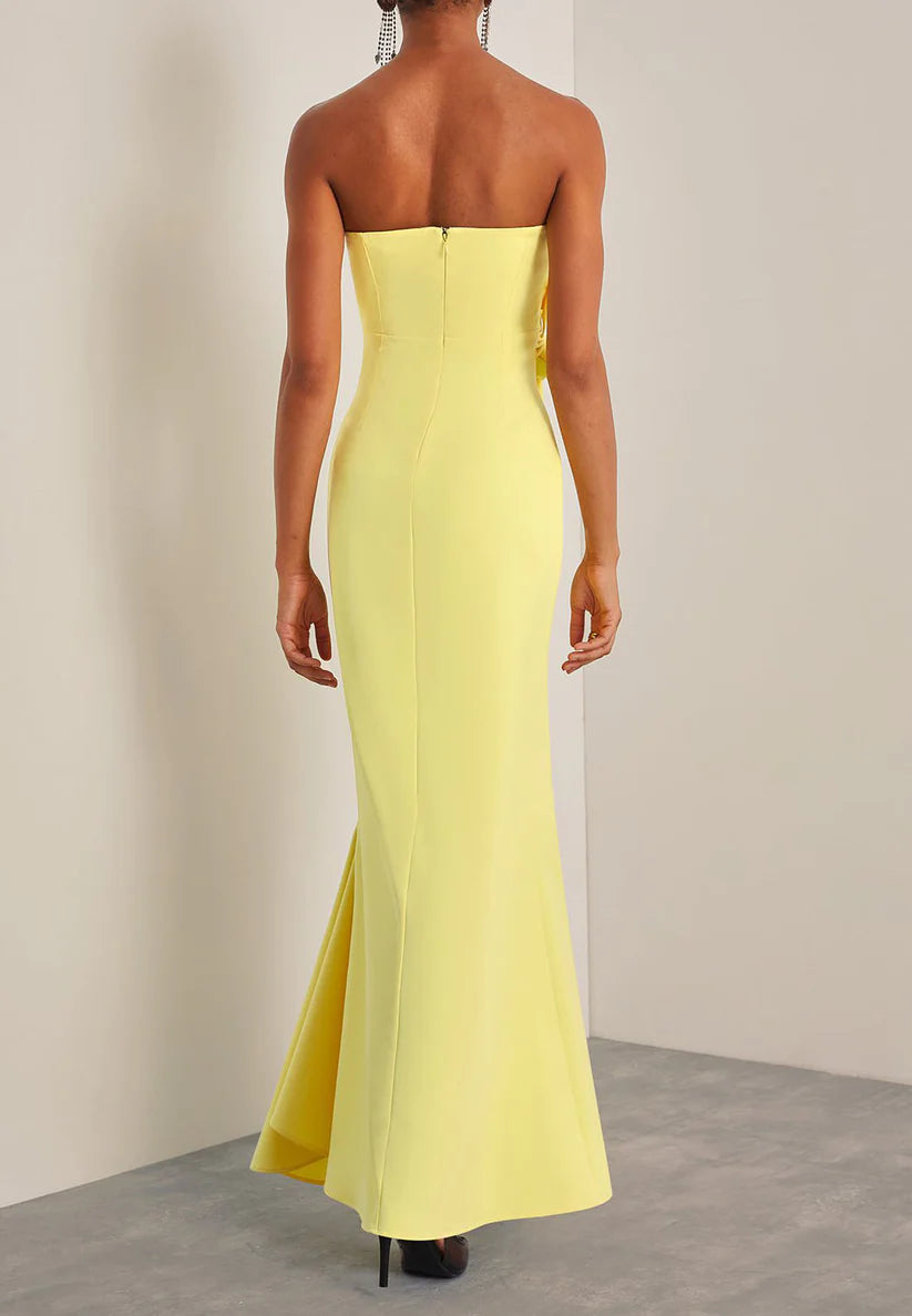 Yellow 3D Floral Ruched Strapless Sheath Gown simple gentle atmospheric and unique desi Bring summer colors to enhance whiteness