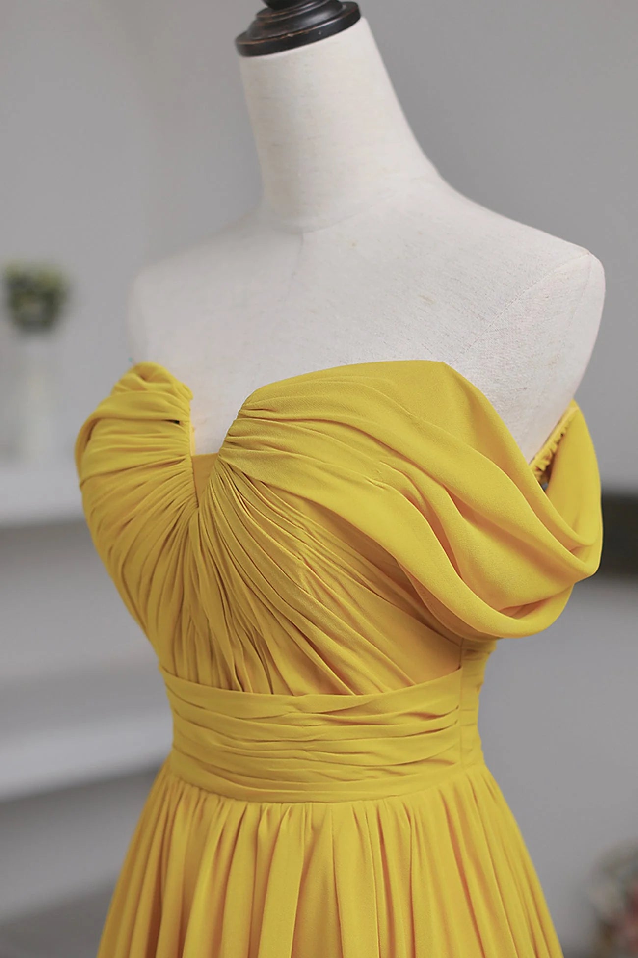 Yellow Chiffon Long A-Line Prom Dress, Simple Yellow Evening Dress with Slit simple gentle atmospheric and unique desi Bring summer colors to enhance white