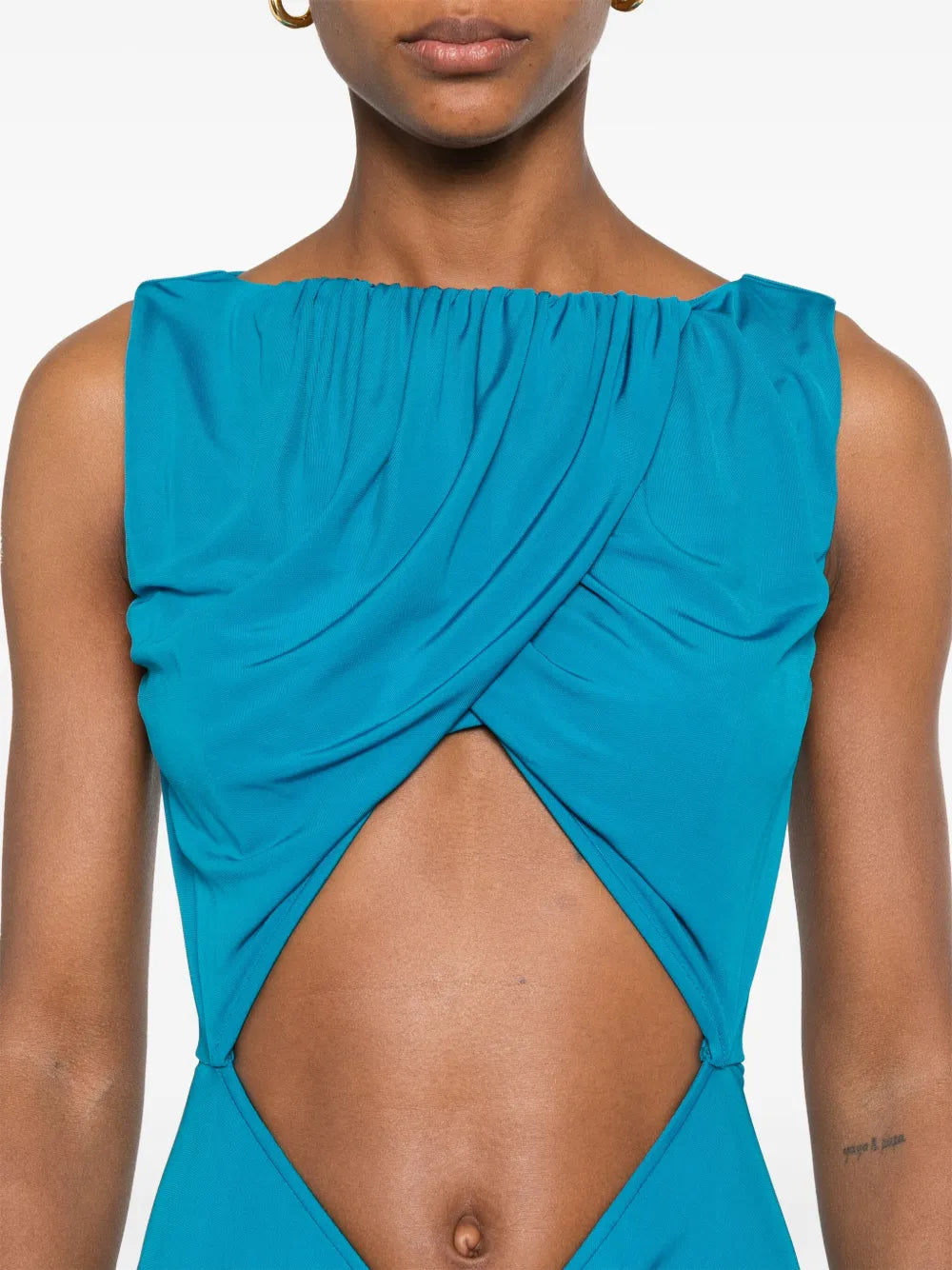 bateu draped gown simple gentle atmospheric and unique desi Bring summer colors to enhance whiteness