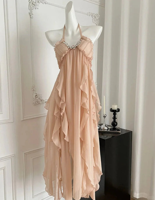 beautiful holiday dress French atmosphere high-end halter neck deep V backless dress simple gentle atmospheric and unique desi Bring summer colors to enhance whiteness