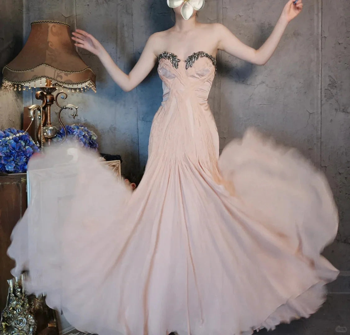 elegant and romantic vintage narcissus pink pleated ball gown simple gentle atmospheric and unique desi Bring summer colors to enhance whiteness