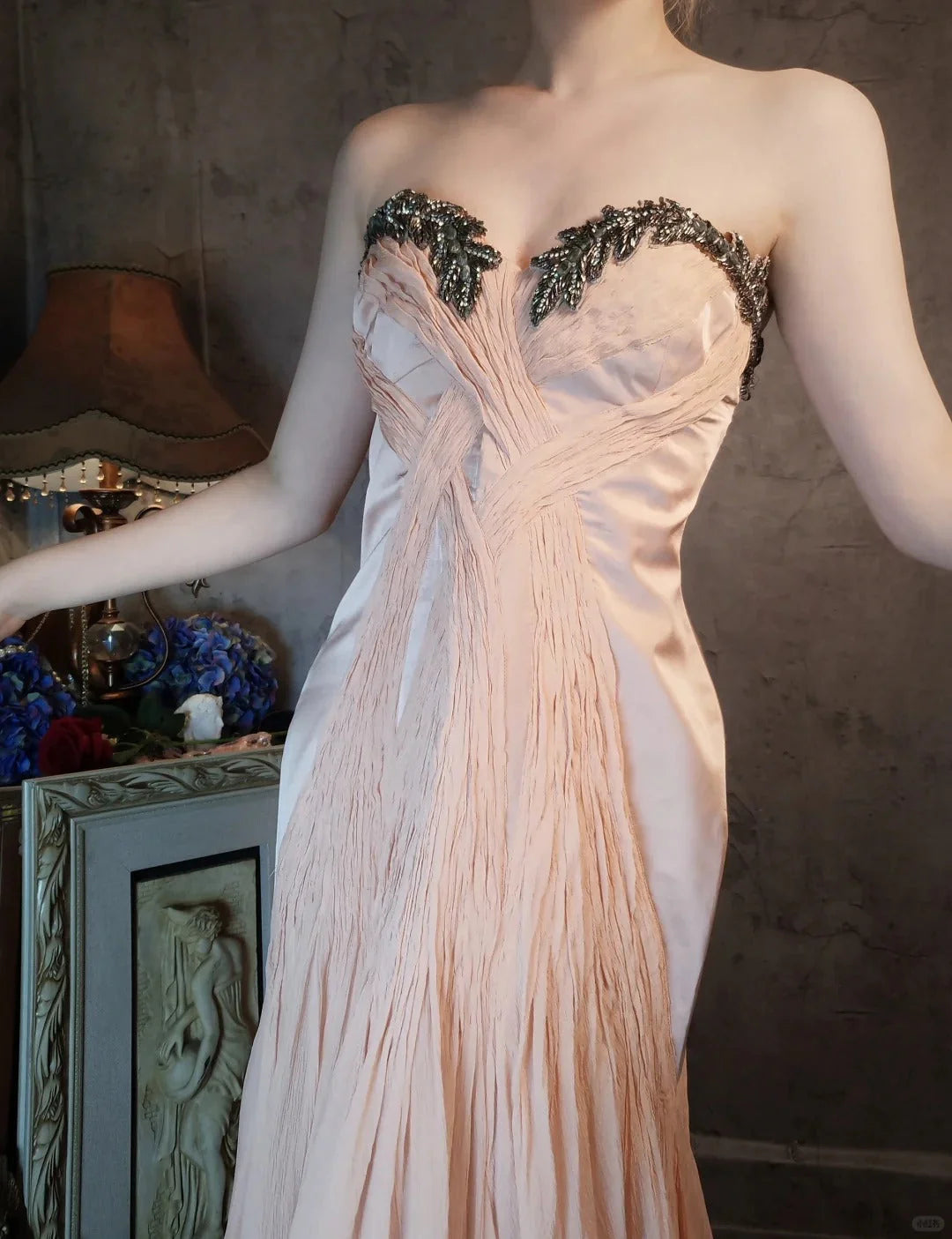 elegant and romantic vintage narcissus pink pleated ball gown simple gentle atmospheric and unique desi Bring summer colors to enhance whiteness