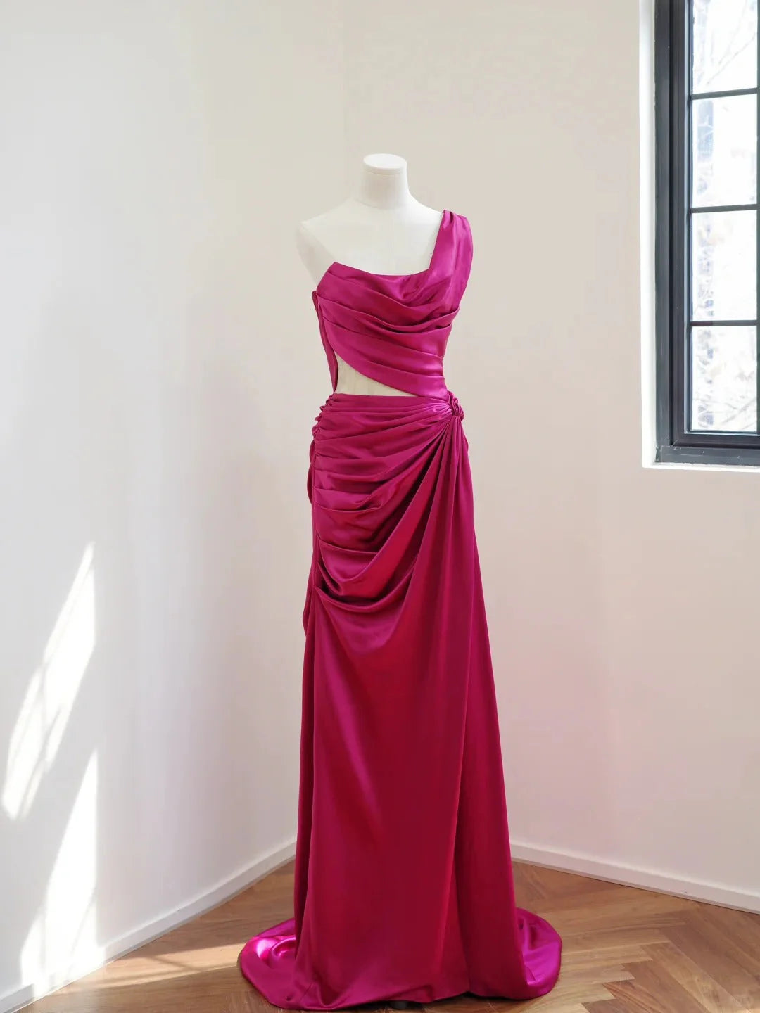 elegant long satin Prom dress evening dress simple gentle atmospheric and unique desi Bring summer colors to enhance whiteness ﻿