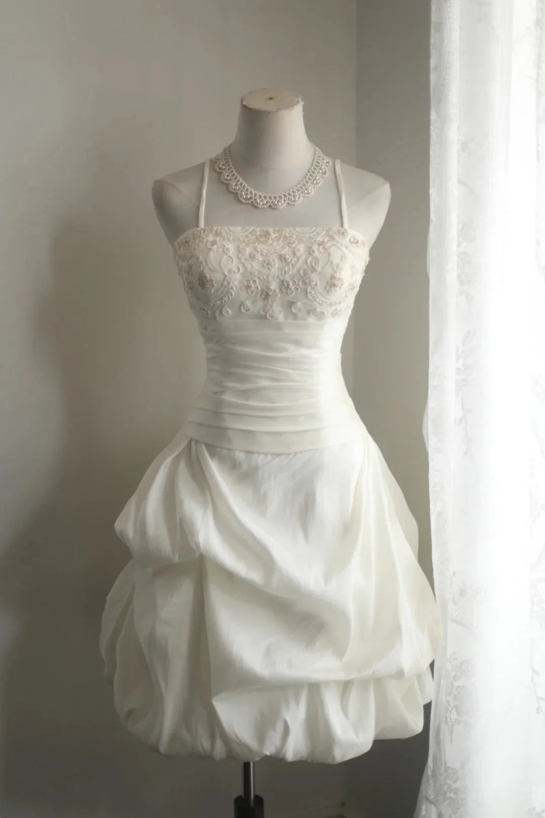 exquisite beading fashion short irregular pleated princess dress wedding dress simple gentle atmospheric and unique desi Bring summer colors to enhance whiteness ﻿