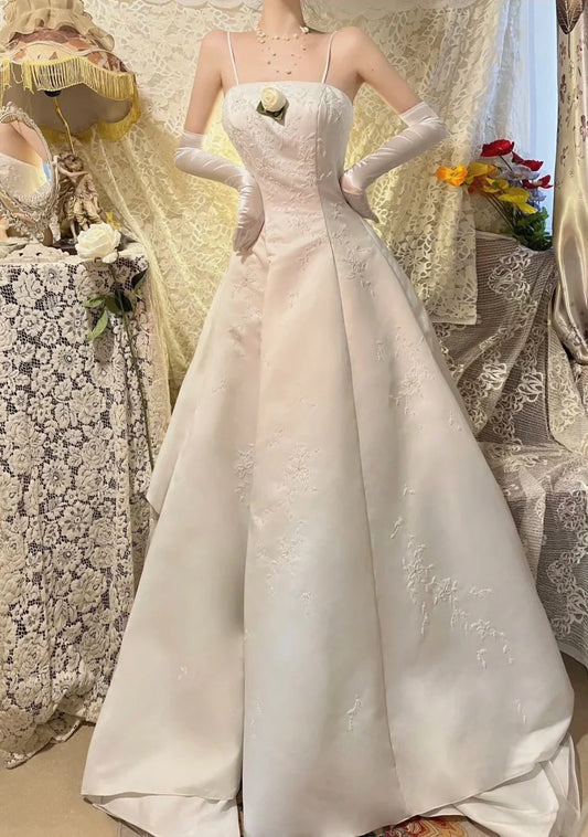 exquisite bead long satin ball dress evening dress simple gentle atmospheric and unique desi Bring summer colors to enhance whiteness