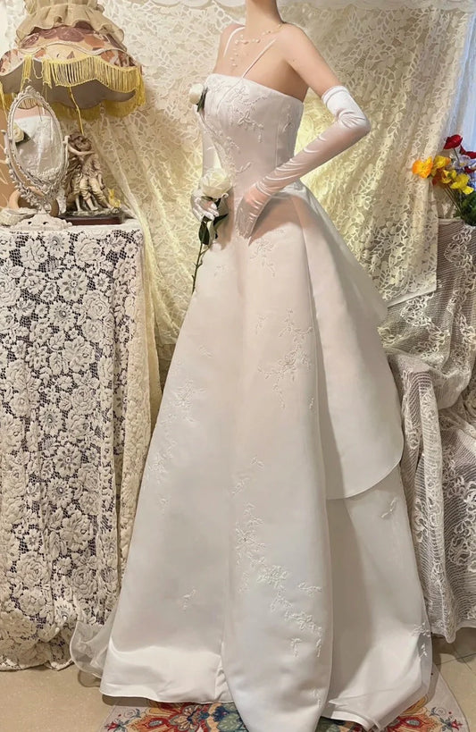 exquisite bead long satin ball dress evening dress simple gentle atmospheric and unique desi Bring summer colors to enhance whiteness