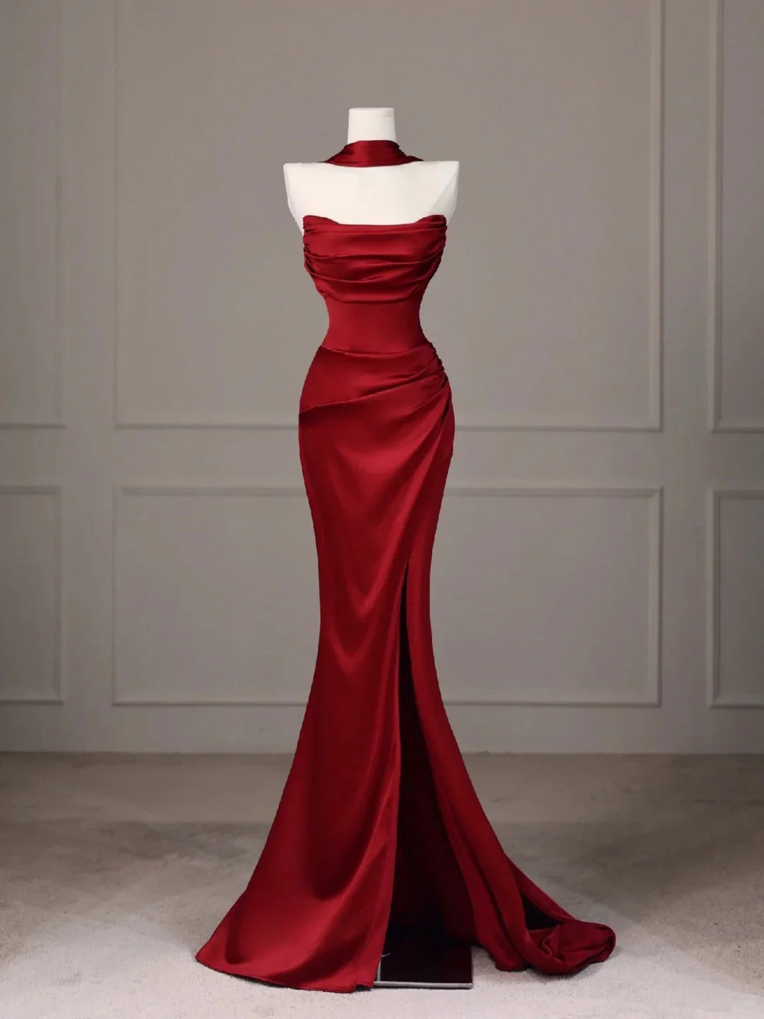fishtail backless long floor-length satin ball gown evening dress simple gentle atmospheric and unique desi Bring summer colors to enhance whiteness