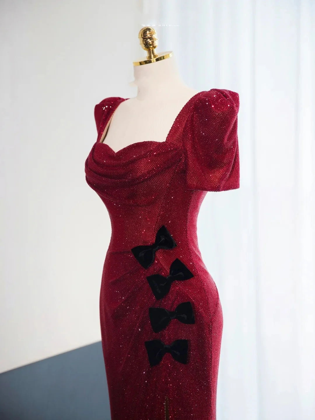 gorgeous shiny long floor-length sequined ball gown evening simple gentle atmospheric and unique desi Bring summer colors to enhance whiteness