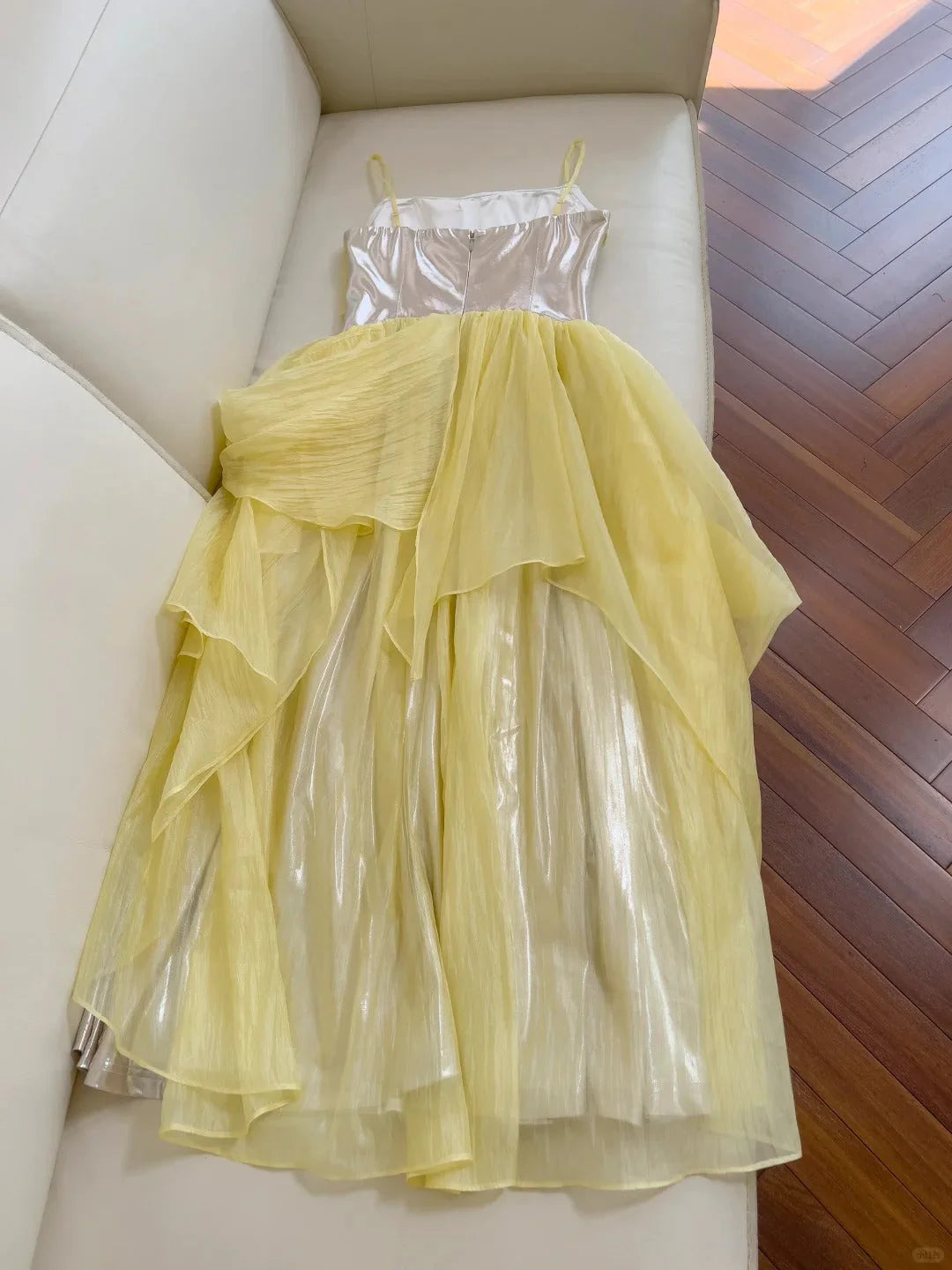 Silver Flowing Long Chiffon Ball Gown Party Dress simple gentle atmospheric and unique desi Bring summer colors to enhance whiteness
