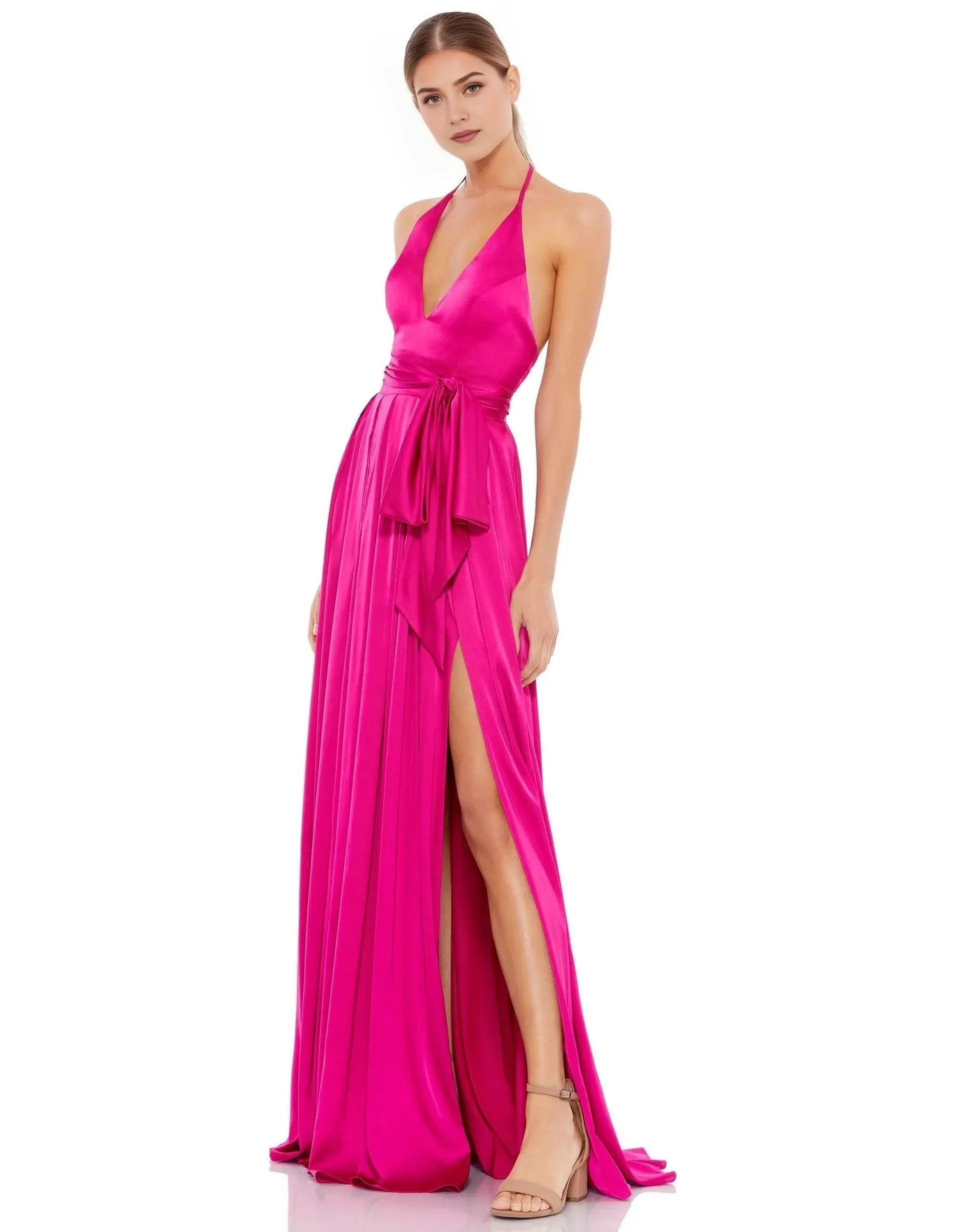 Modern A-Line Halter Sleeveless Open-Back Floor-Length Pleated Prom Dress