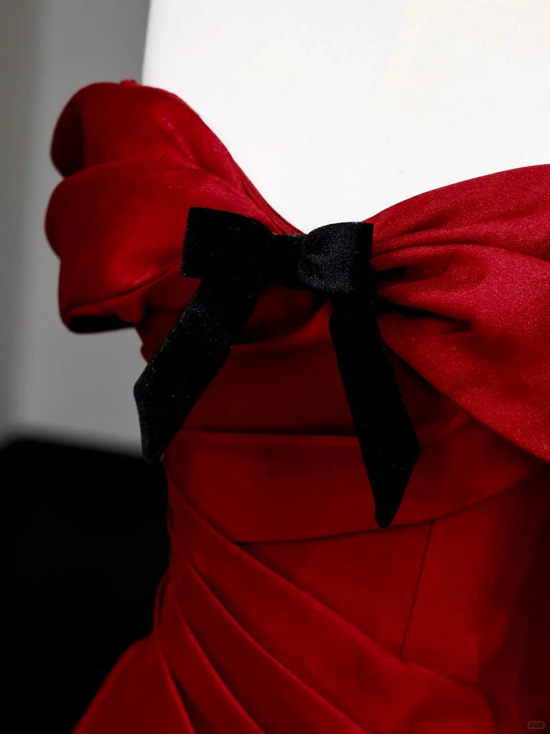 long satin prom dress evening dress party dress simple gentle atmospheric and unique desi Bring summer colors to enhance whiteness ﻿