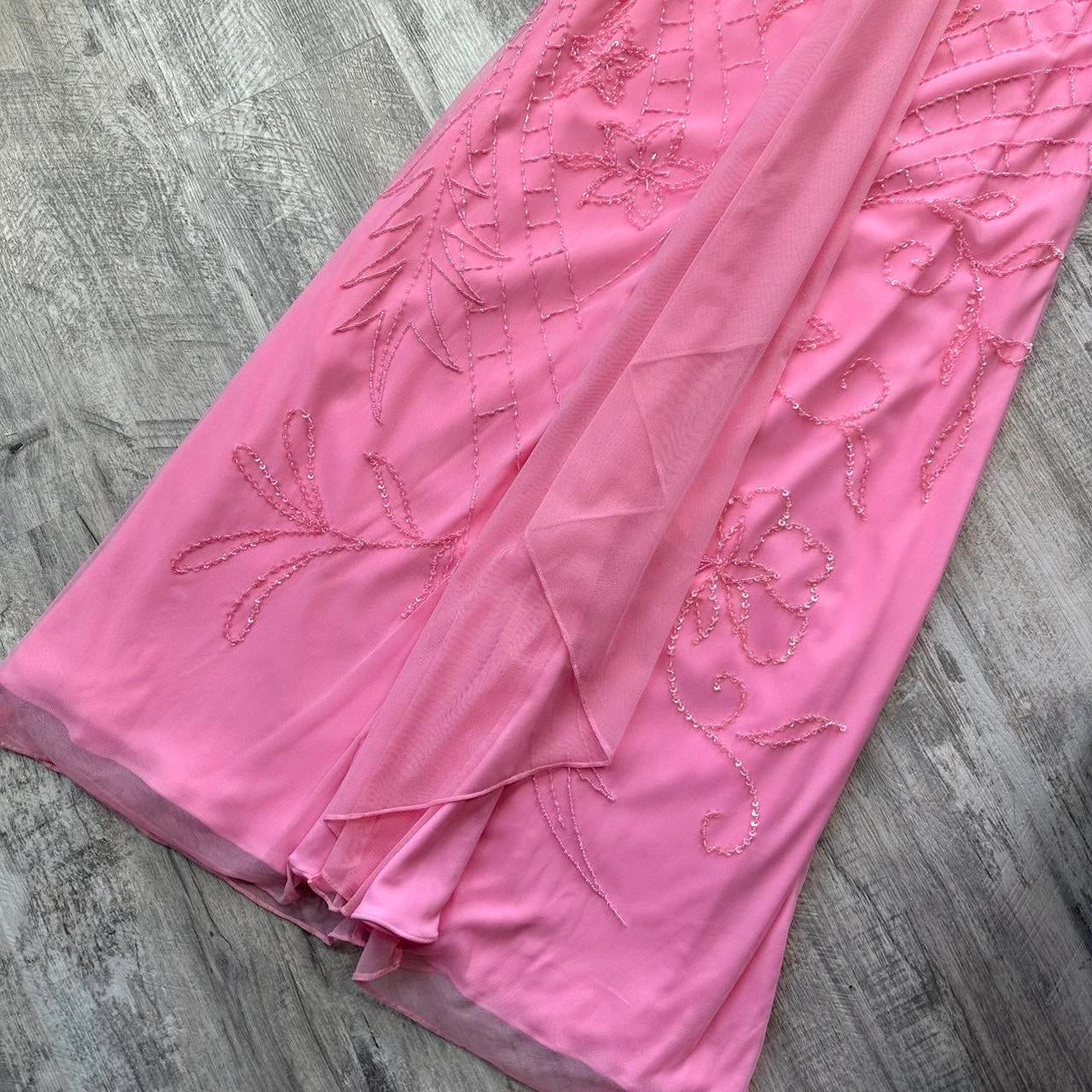 pink iridescent sequined flowy maxi dress vintage prom dress simple gentle atmospheric and unique desi Bring summer colors to enhance whiteness