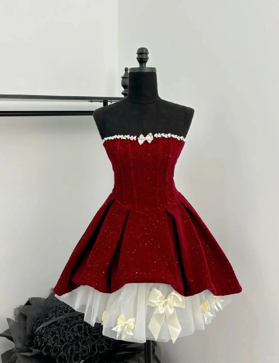 shiny cute sweet heavy red velvet tube top short Bow skirt homecoming dress simple gentle atmospheric and unique desi Bring summer colors to enhance whiteness