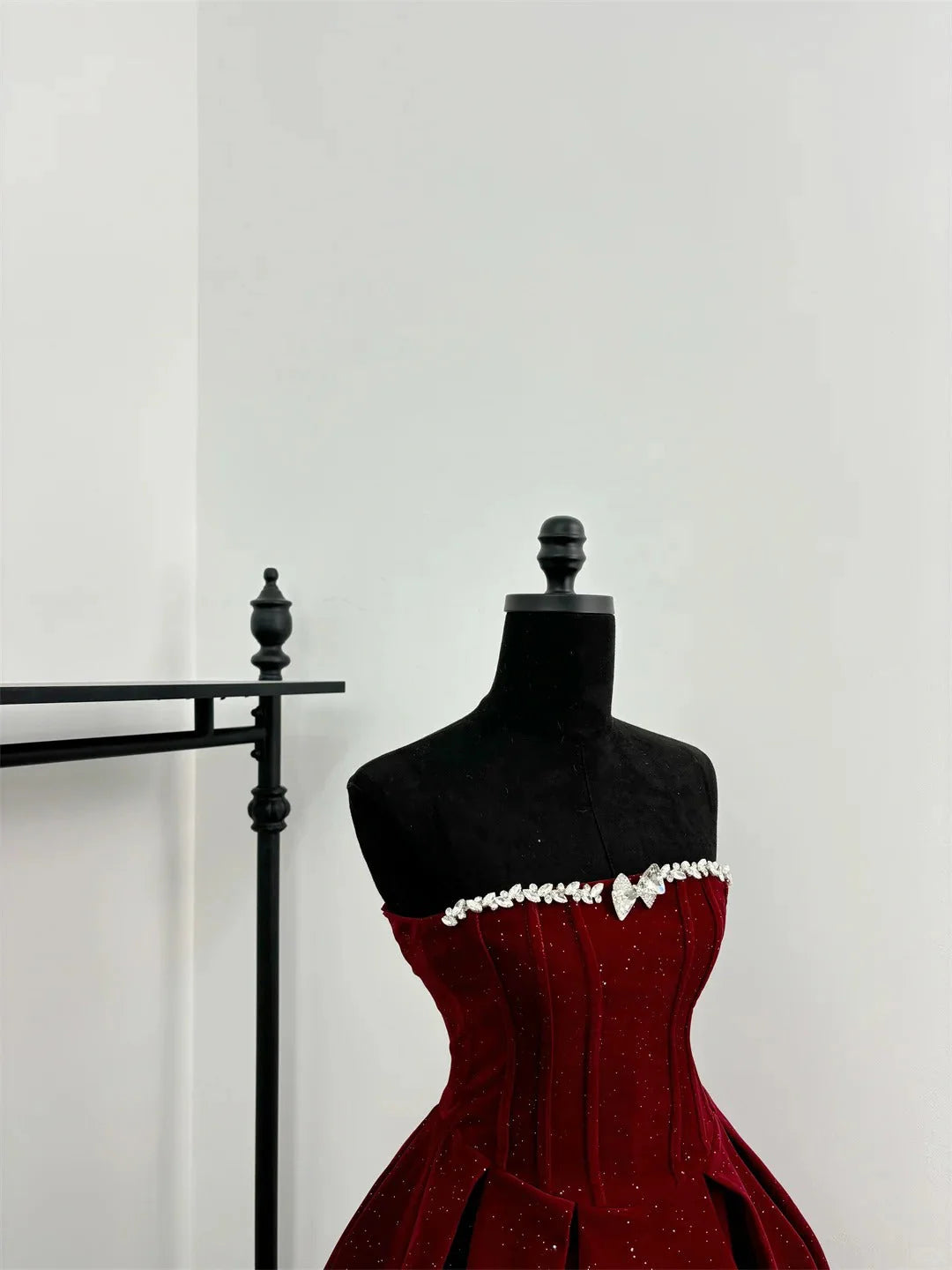 shiny cute sweet heavy red velvet tube top short Bow skirt homecoming dress simple gentle atmospheric and unique desi Bring summer colors to enhance whiteness