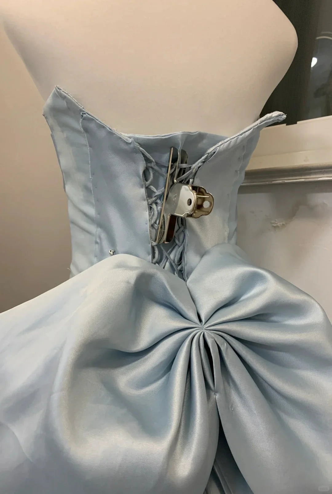 simple fashion elegant long satin ball gown evening dress simple gentle atmospheric and unique desi Bring summer colors to enhance whiteness