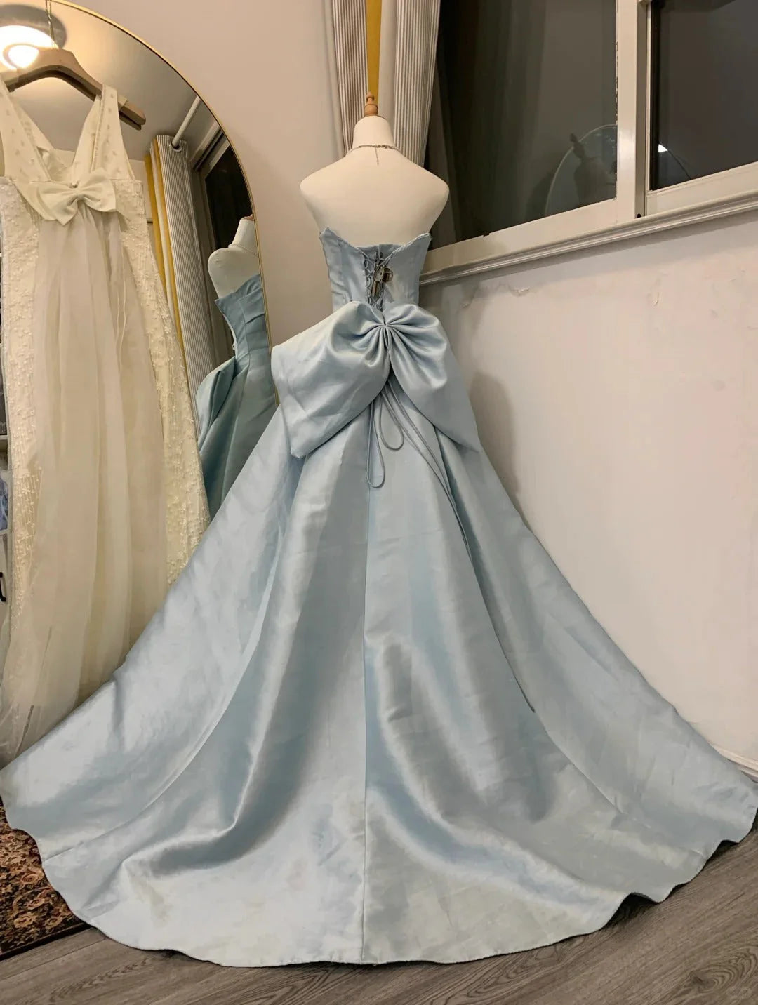 simple fashion elegant long satin ball gown evening dress simple gentle atmospheric and unique desi Bring summer colors to enhance whiteness